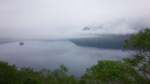 霧の摩周湖第一展望台
